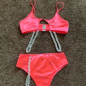 iHeartRaves neon pink with white chains